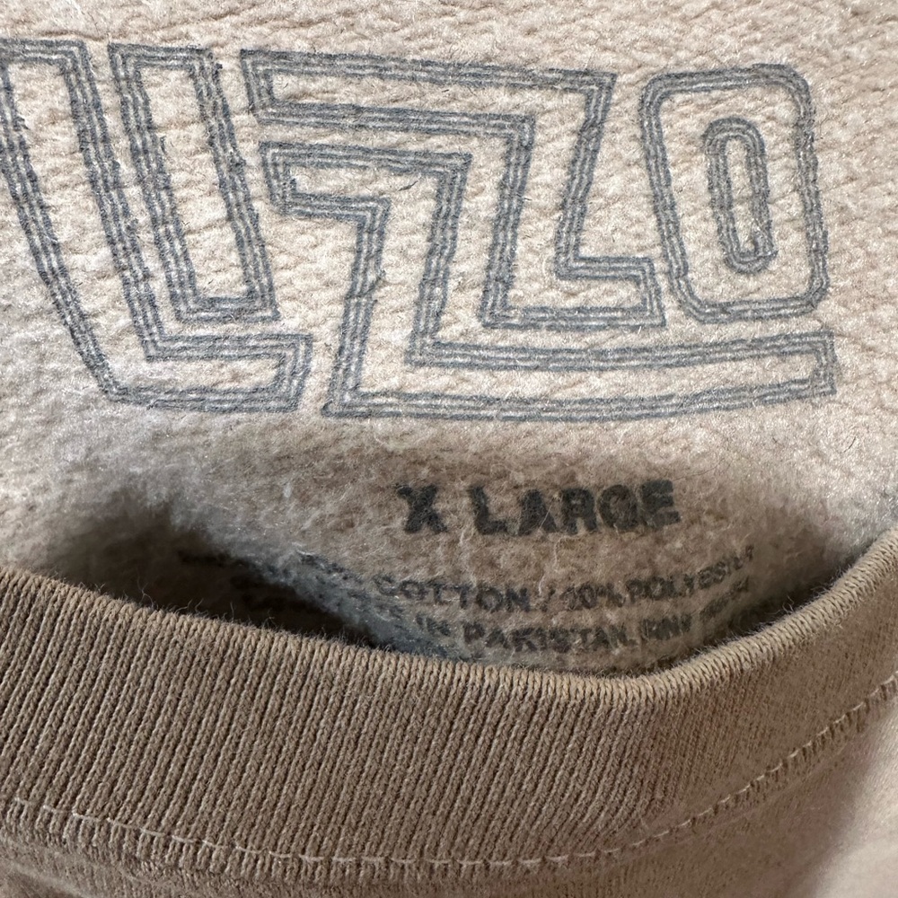 Lizzo Sasha Be Fluting Homecoming Graphic Crewneck Lizzo Special Tour Size XL - Picture 5 of 5